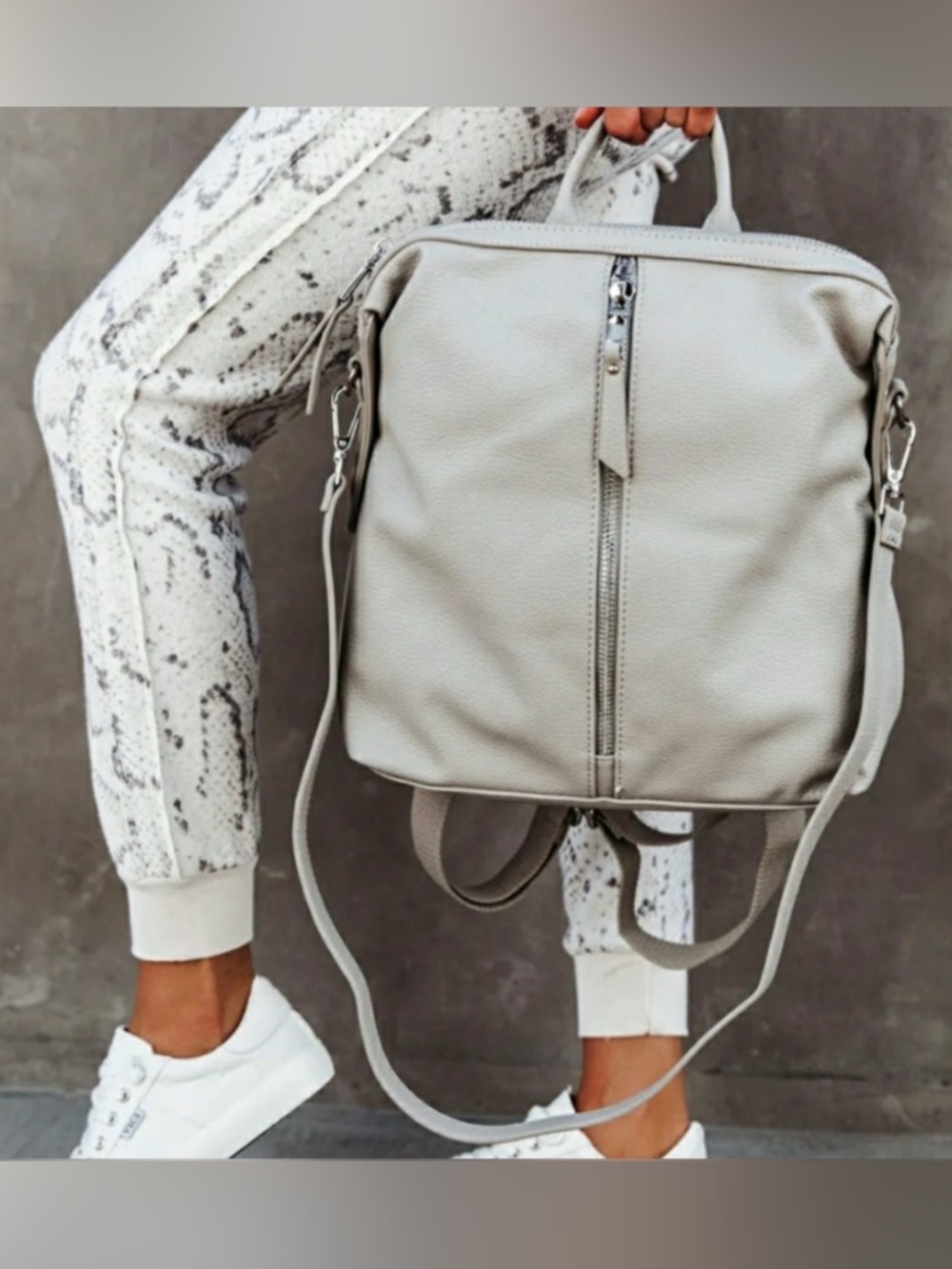 Vici Backpack/ Bag